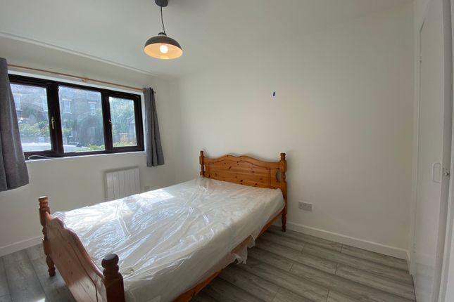 Flat 19, London photo 4