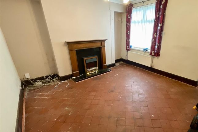 38, Ynys Wen, Llanelli photo 3