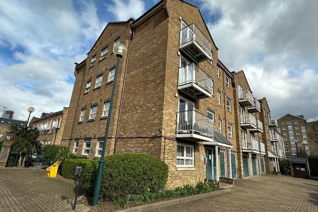 Flat for sale in Flat 3, 2 Millennium Drive, Isle Of Dogs, London