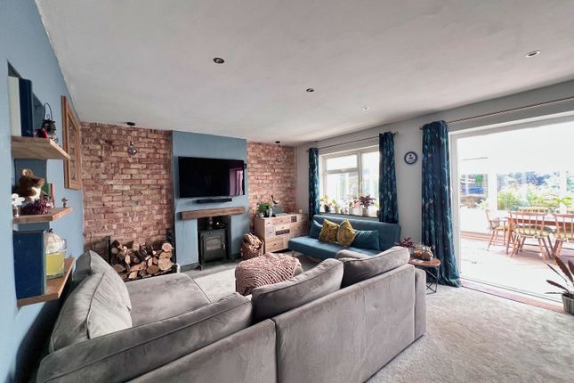 34, Doris Road, Kettering photo 2