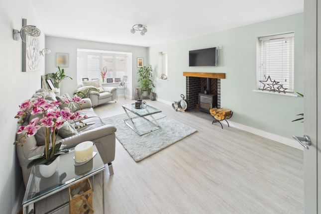 9b Fleet End Road, Warsash photo 4