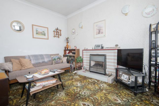 47, Leeds Road, Castleford photo 4