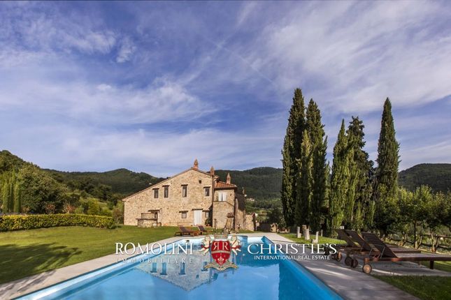 Thumbnail Country house for sale in Arezzo, Tuscany, Italy