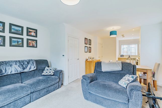 18, Tattersalls Road, Arundel photo 2