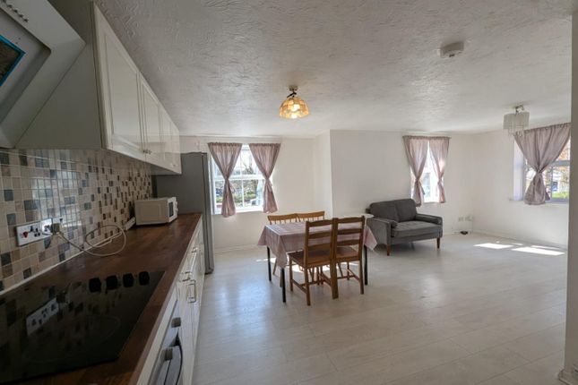 182, Drapers Fields, Coventry photo 4