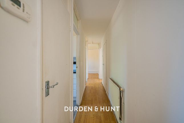 17 Waddington Road, London photo 4