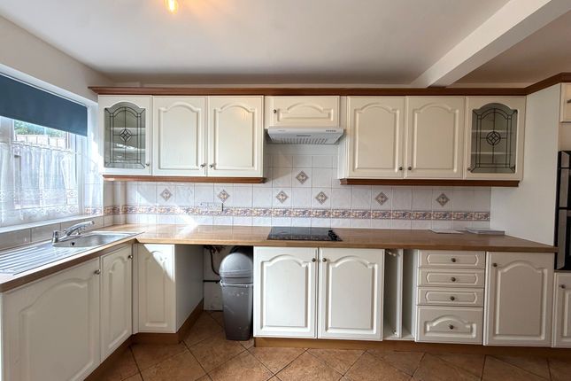 King Arthurs Road, Exeter photo 3