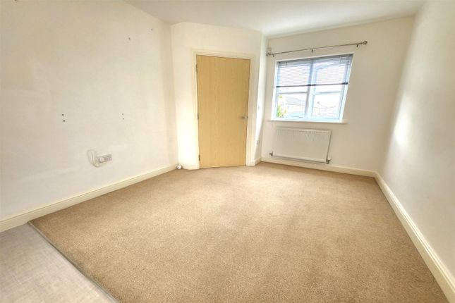 55, Powder Mill Road, Warrington photo 4