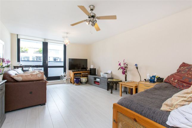 Flat 21, 9, Canalside Square, London photo 2
