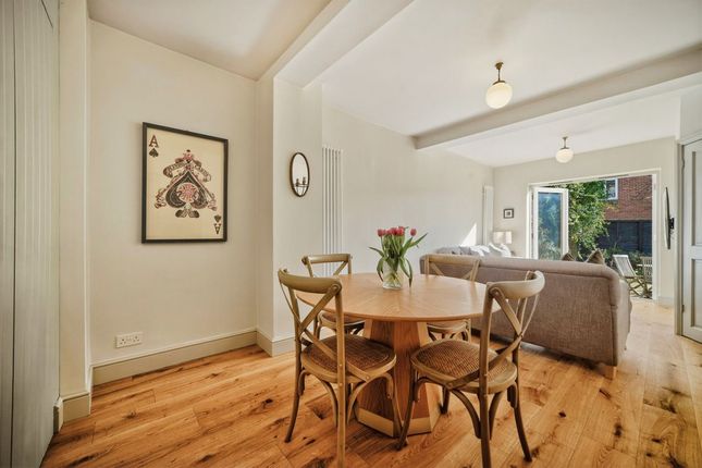 Lawrence House, Lawrence Road, London photo 4