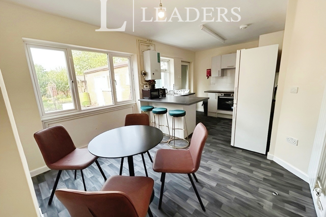 Room 1, 17, Granhams Close, Great Shelford photo 4
