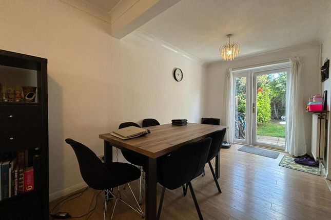 38, Wren Drive, Middlesex photo 3