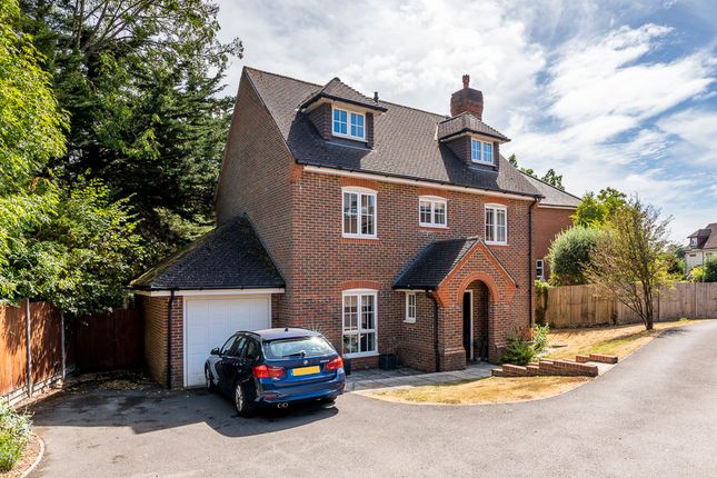 Thumbnail Detached house for sale in Jarvis Fields, Bursledon