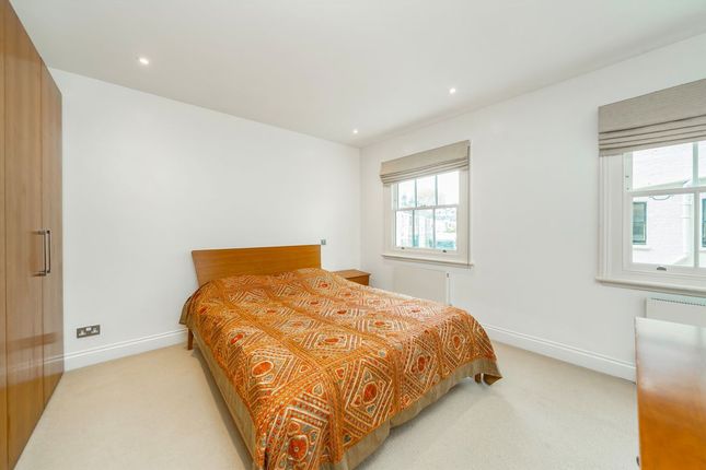 4, Lancaster Mews, London photo 4