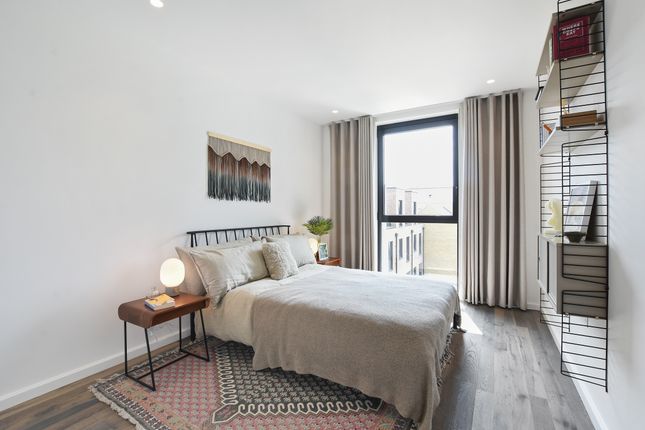 Thumbnail Flat for sale in Lawrence Road, London
