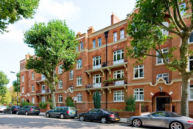 Flat for sale in Ashworth Mansions, Grantully Road, Maida Vale, London