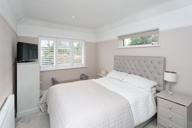 Detached house for sale in Merry Hill Mount, Bushey, Hertfordshire