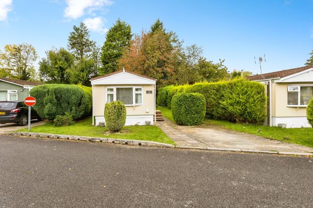 9, Lark Rise, Turners Hill photo 4