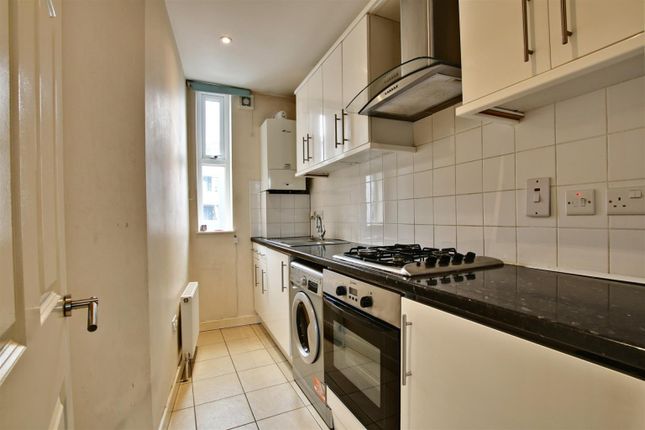 First Floor Flat, 106 High Street, Kent photo 3