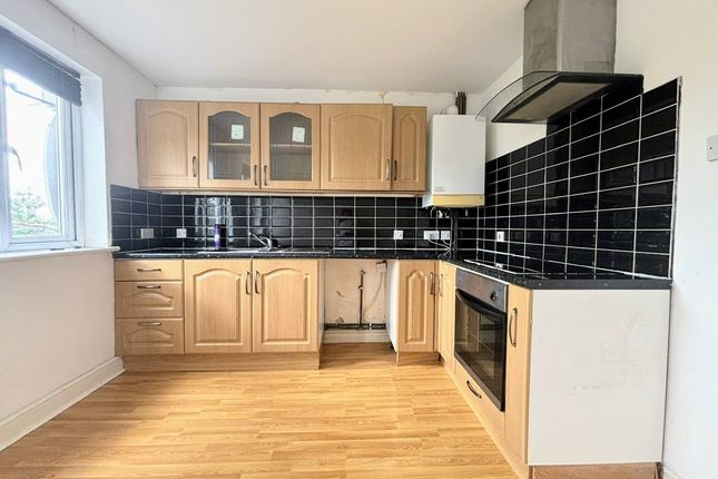 Flat to rent in Foxhall Road, Ipswich, Suffolk