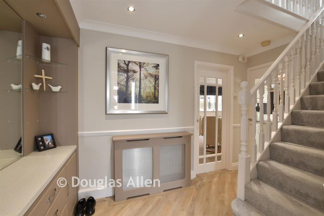 22, Blake Hall Drive, Wickford photo 4