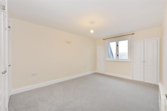 Flat 13,4, Westport Street, London photo 4