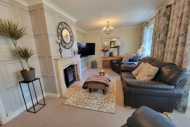 1, Newell Rise, Claydon, Ipswich, Suffolk, IP6  photo 2