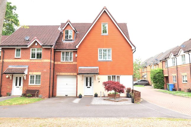 Town house for sale in Silver Birch Way, Farnborough