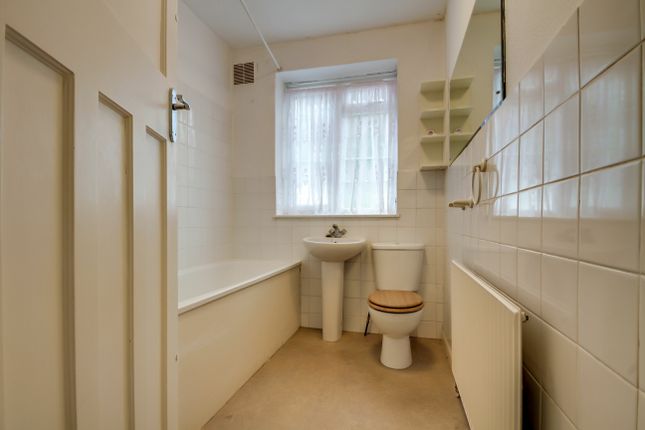 Flat for sale in Clare Road, Greenford