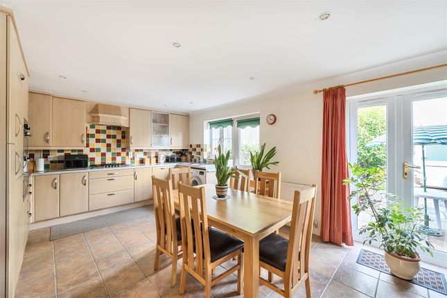 16, De Legh Grove, Bridport photo 4