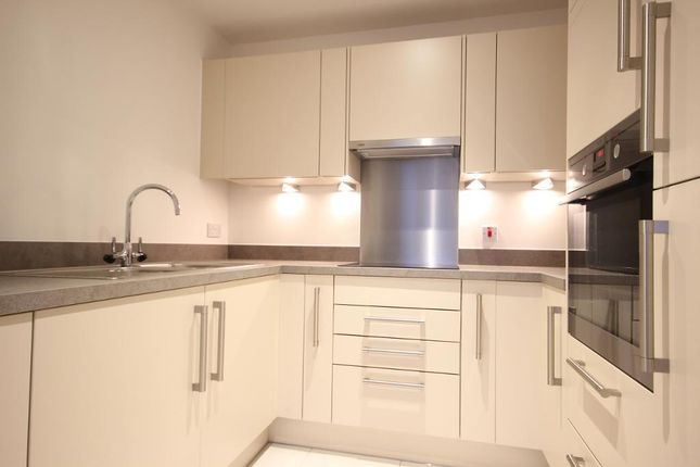 Flat 152, 15 Bessemer Place, London photo 4