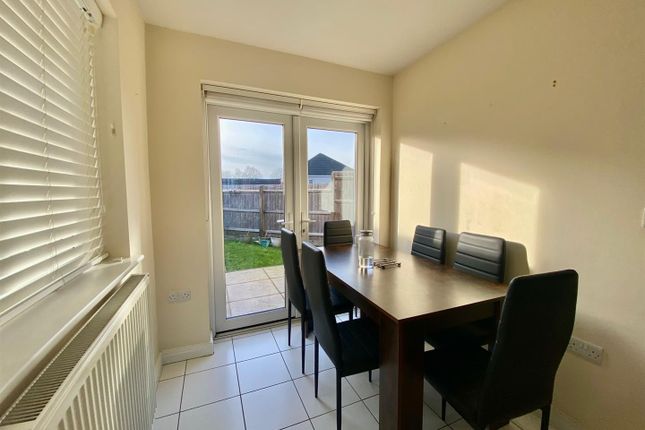 18, Kilbride Way, Peterborough photo 4