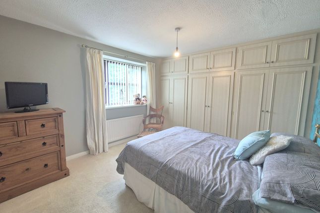 26 Elsdon Close, Coalville photo 3
