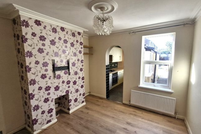 40, St. Albans Road, Dartford photo 3