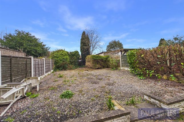 28, Town Gate Drive, Trafford photo 2