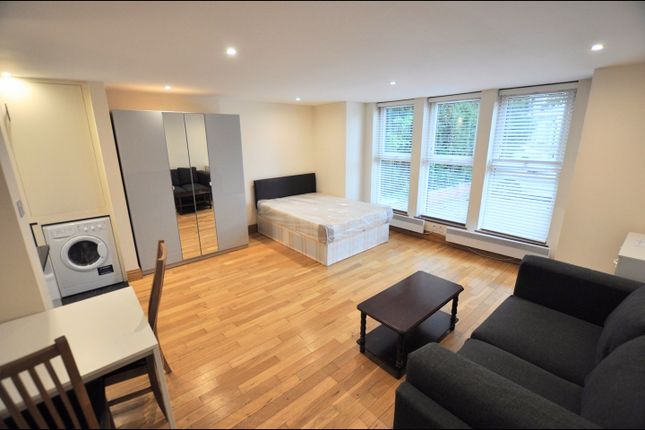 Studio to rent in Flat 2A, Danbury House, 9 Sunningfields Road, Lonwon