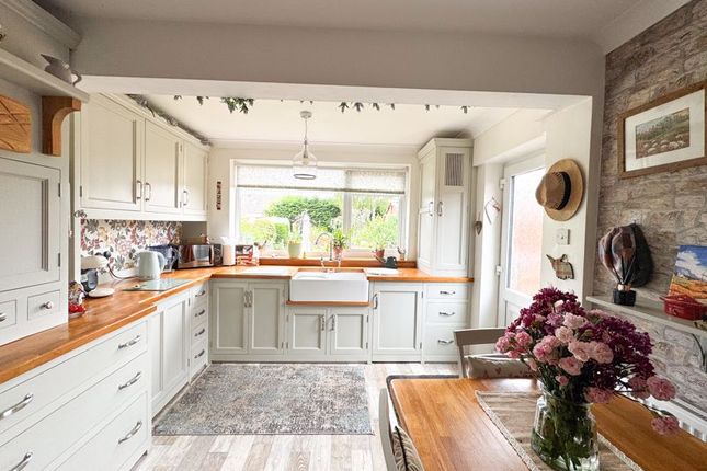 106, Tetney Lane, Holton-Le-Clay photo 3