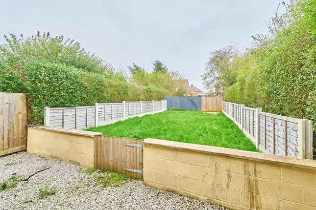 9 Gloucester Avenue, Dawley, Telford photo 3