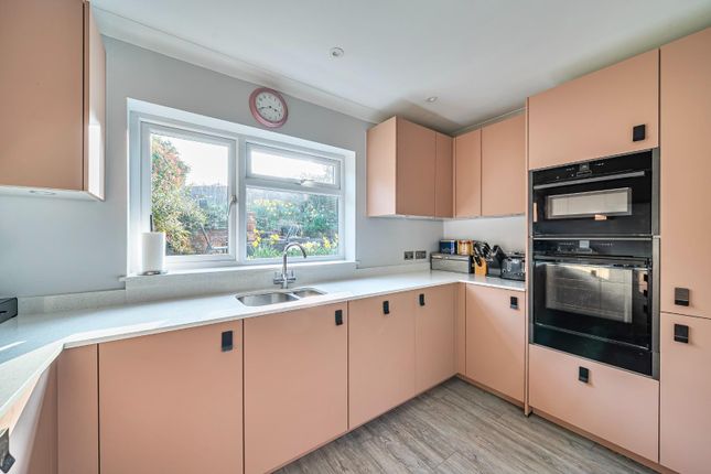 15, Roberts Road, Snodland photo 3