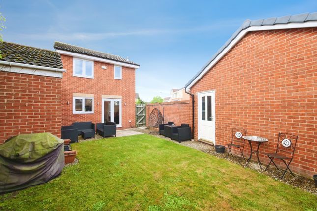 8, Hazelnut Grove, York photo 2