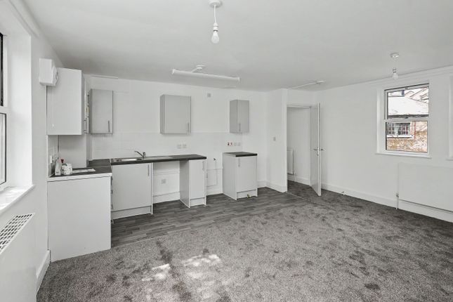 Flat 11,  22-24 Great Western Road, London photo 5