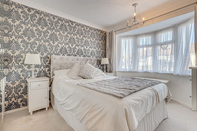 45, Clifton Avenue, Benfleet photo 4