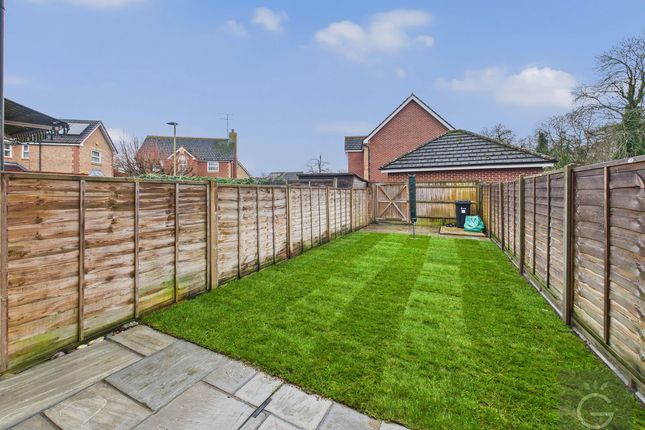 59, Mannock Way, Reading photo 2