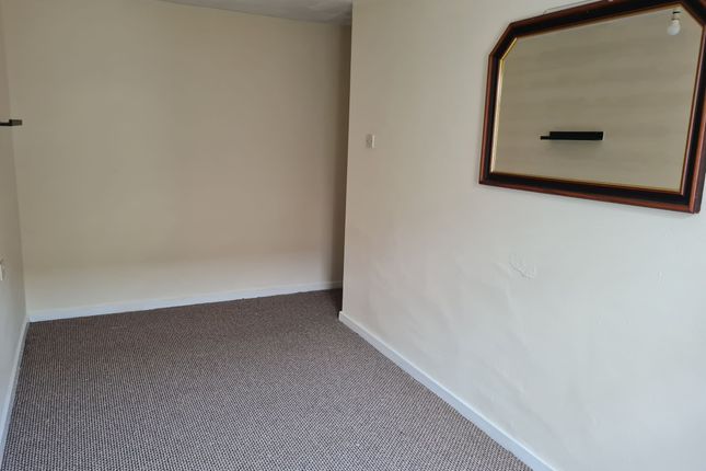 Flat to rent in Flat, Salisbury House, Lily Street, West Bromwich