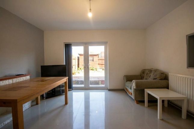 5-bed terraced on Hobart Croft, Birmingham, £585/mo