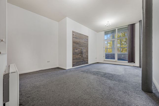 Apt 334, Holden Mill Blackburn Road, Bolton photo 2