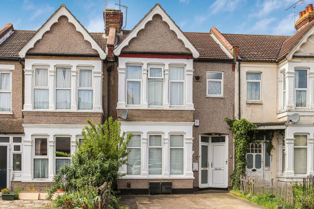 Thumbnail Flat for sale in Lovelace Gardens, Southend-On-Sea