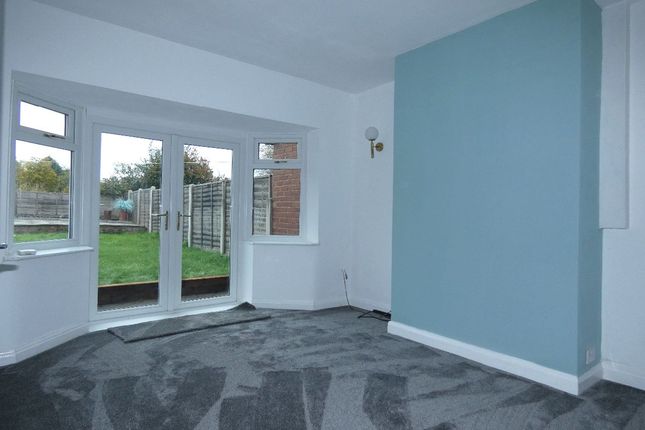 17 East View, Leeds photo 3