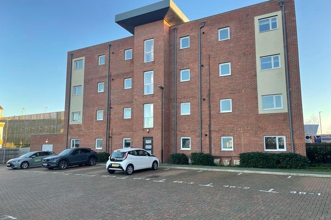 Flat for sale in Bowling Green Close, Bletchley