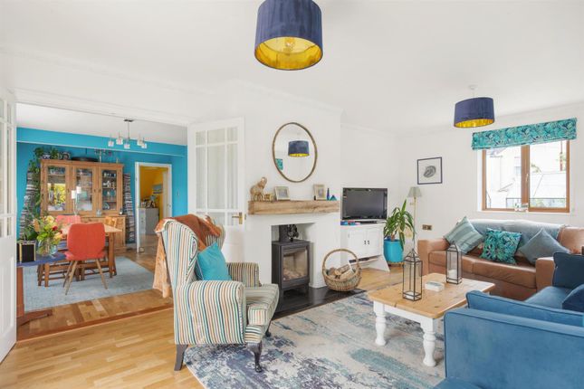 8a, Victoria Place, Portland photo 2